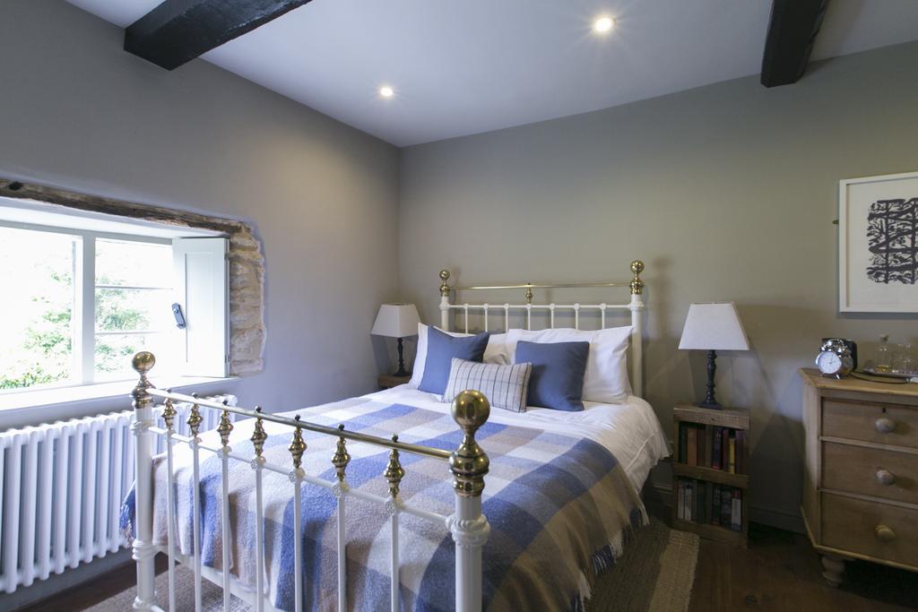 فندق تْشيبينْغْ كامبدينفي  The Ebrington Arms الغرفة الصورة