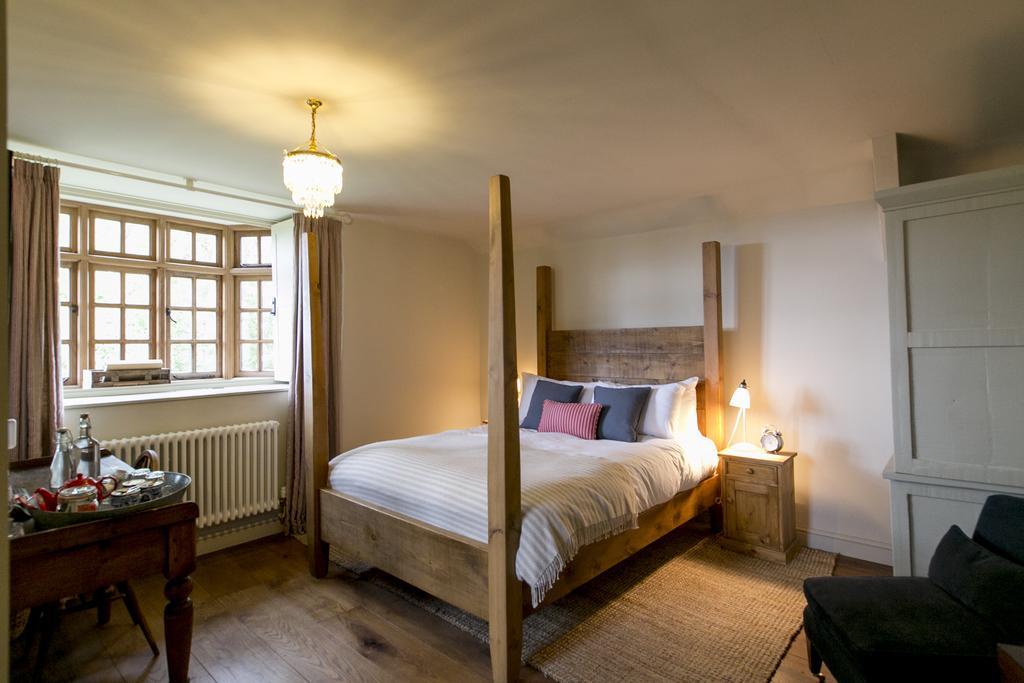 فندق تْشيبينْغْ كامبدينفي  The Ebrington Arms الغرفة الصورة